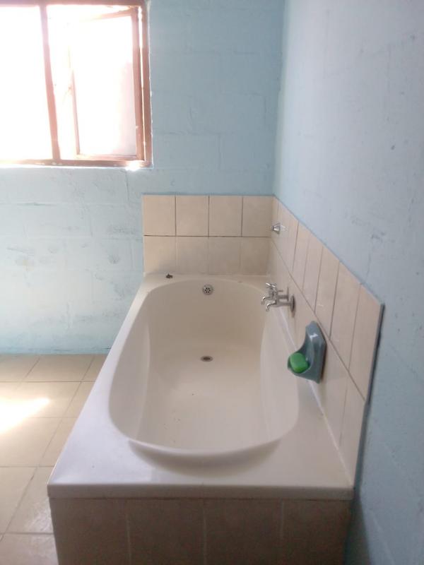 To Let 1 Bedroom Property for Rent in Umrhabulo Triangle Western Cape